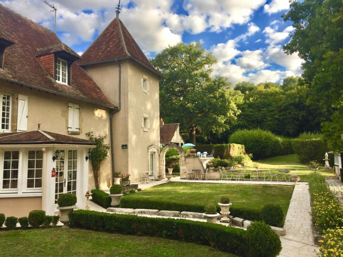 Le Petit Chateau De Sainte Colombe Bouges-le-Chateau Extérieur photo