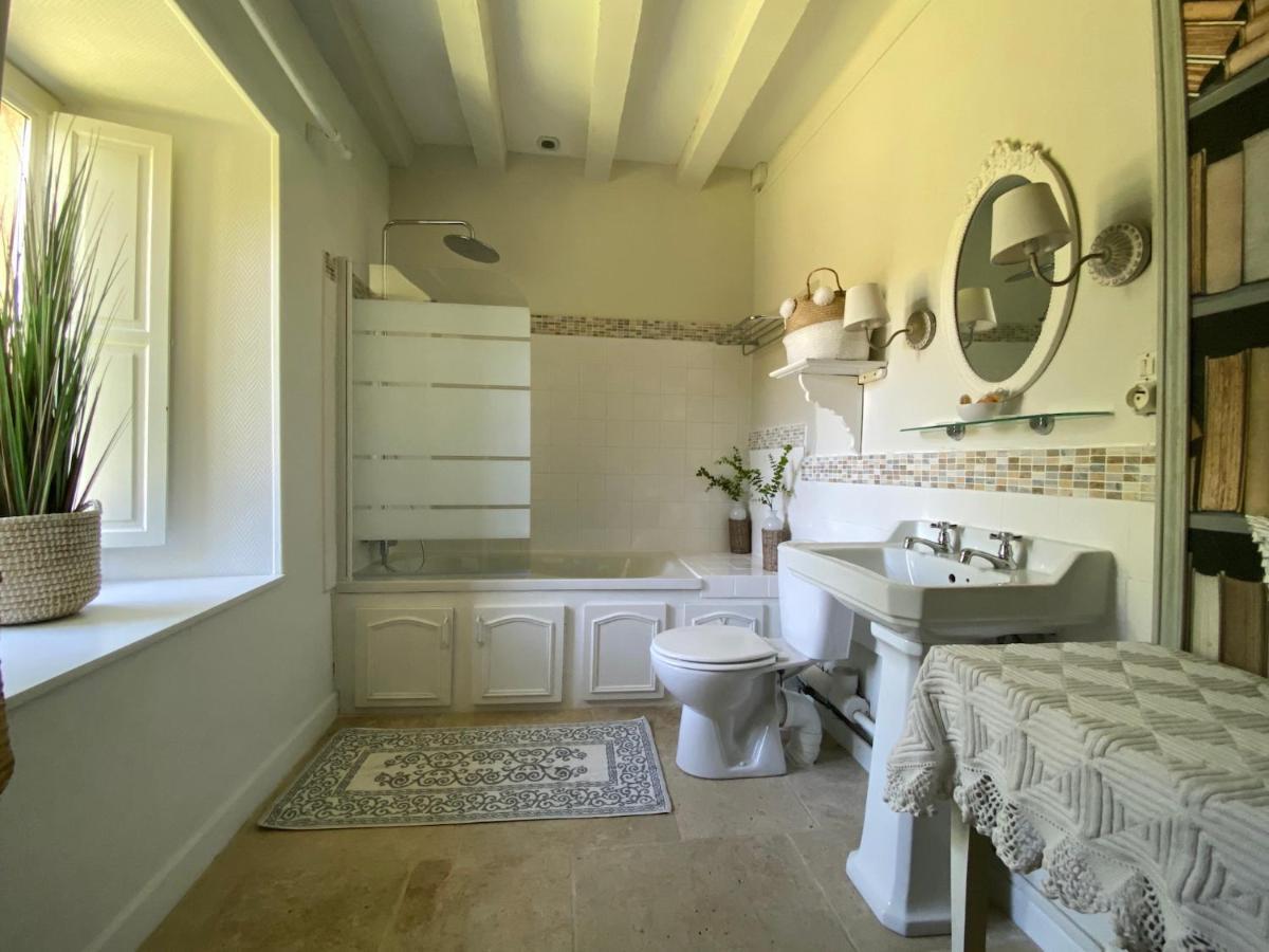 Le Petit Chateau De Sainte Colombe Bouges-le-Chateau Extérieur photo