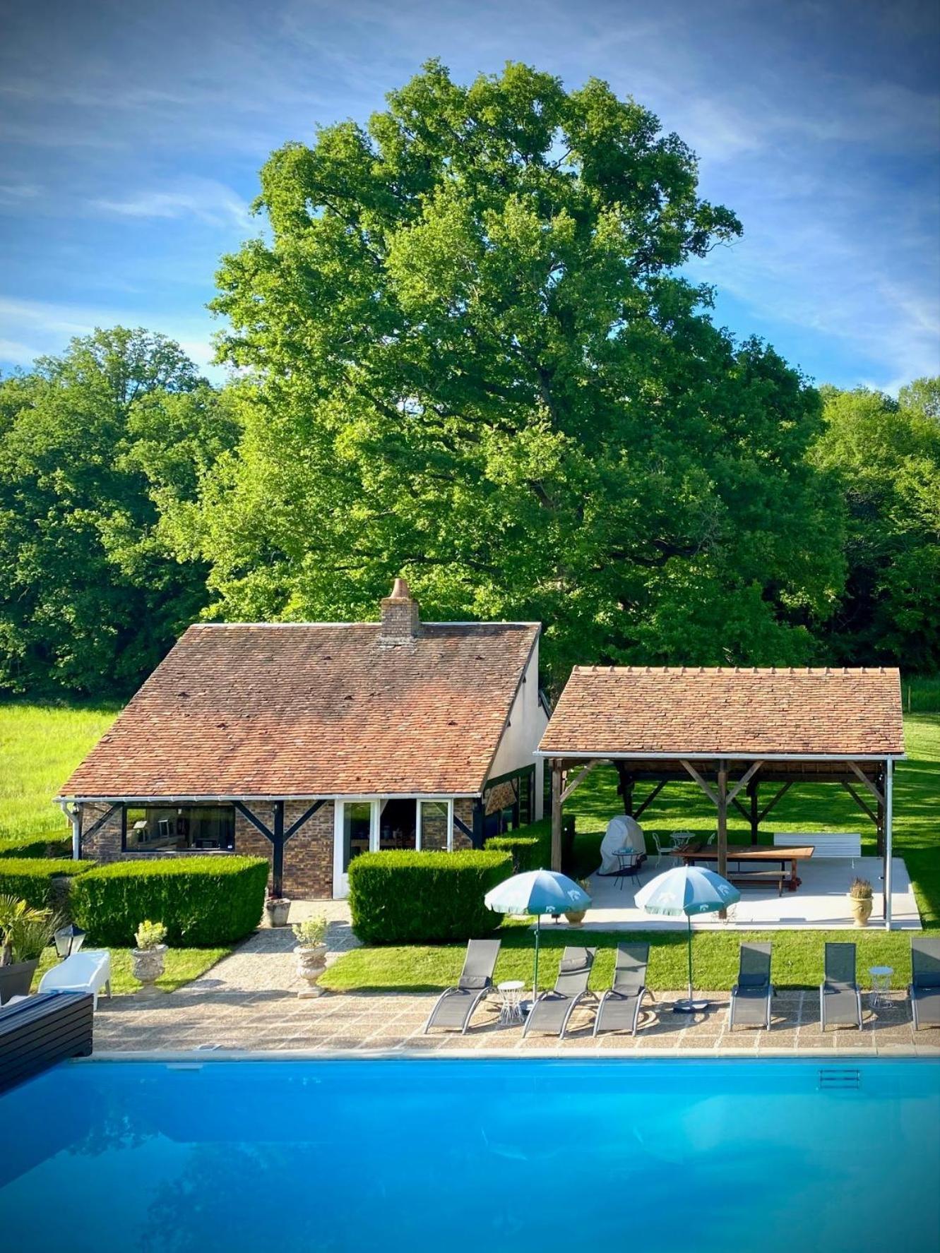 Le Petit Chateau De Sainte Colombe Bouges-le-Chateau Extérieur photo